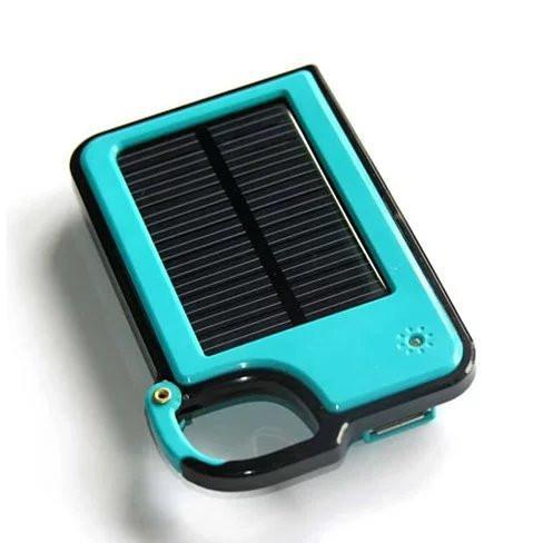 General||Clip-on Tag Along Solar Charger For Your Smartphone